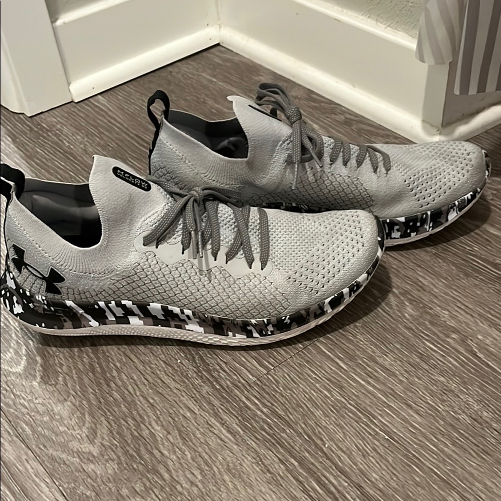 Under Armour Light Gray Running Shoes